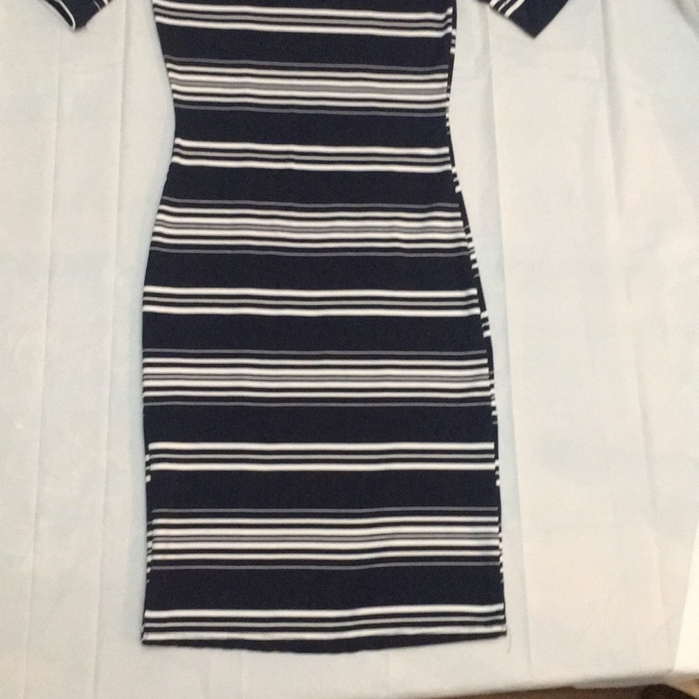 Dress - Picture 4 of 5